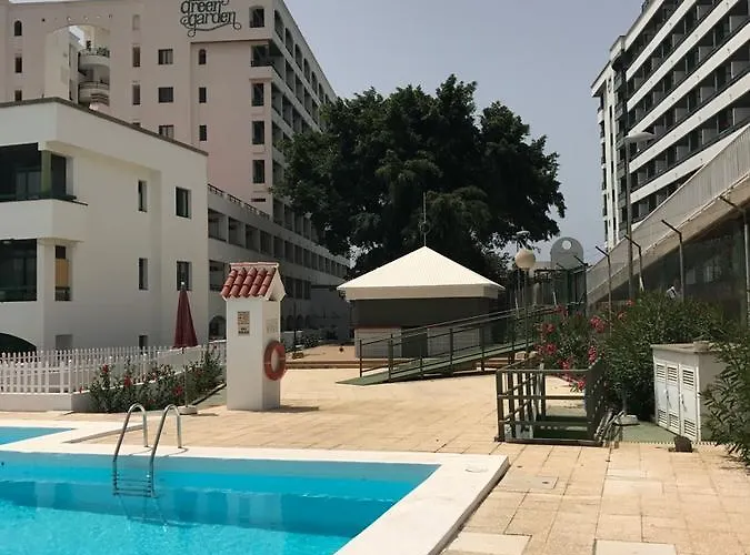 Green Garden Apartment